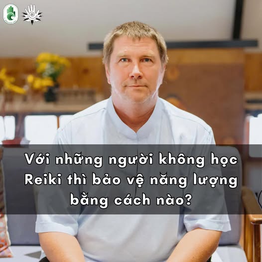 Có thể là hình ảnh về 1 người và văn bản